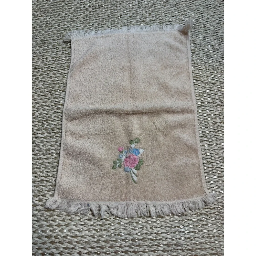 Vintage Peach Hand Towel Floral Embroidered Fringed Edge Cottagecore Guest Towel
